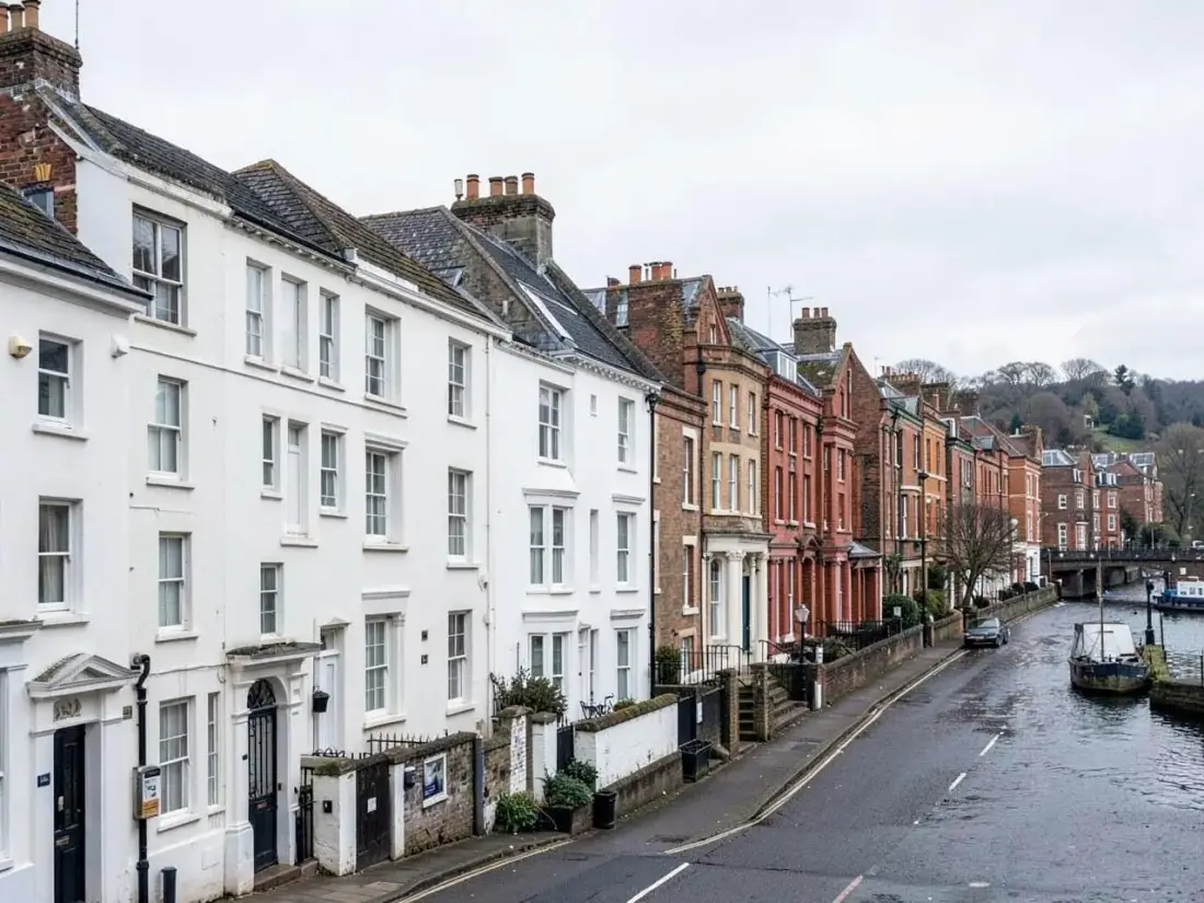 London streets and residential blocks in Hammersmith & Fulham where we carry out fire risk assessments